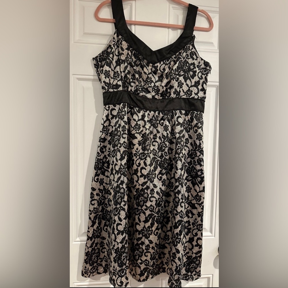 Romy woman’s Black Floral Sleeveless Dress size XL